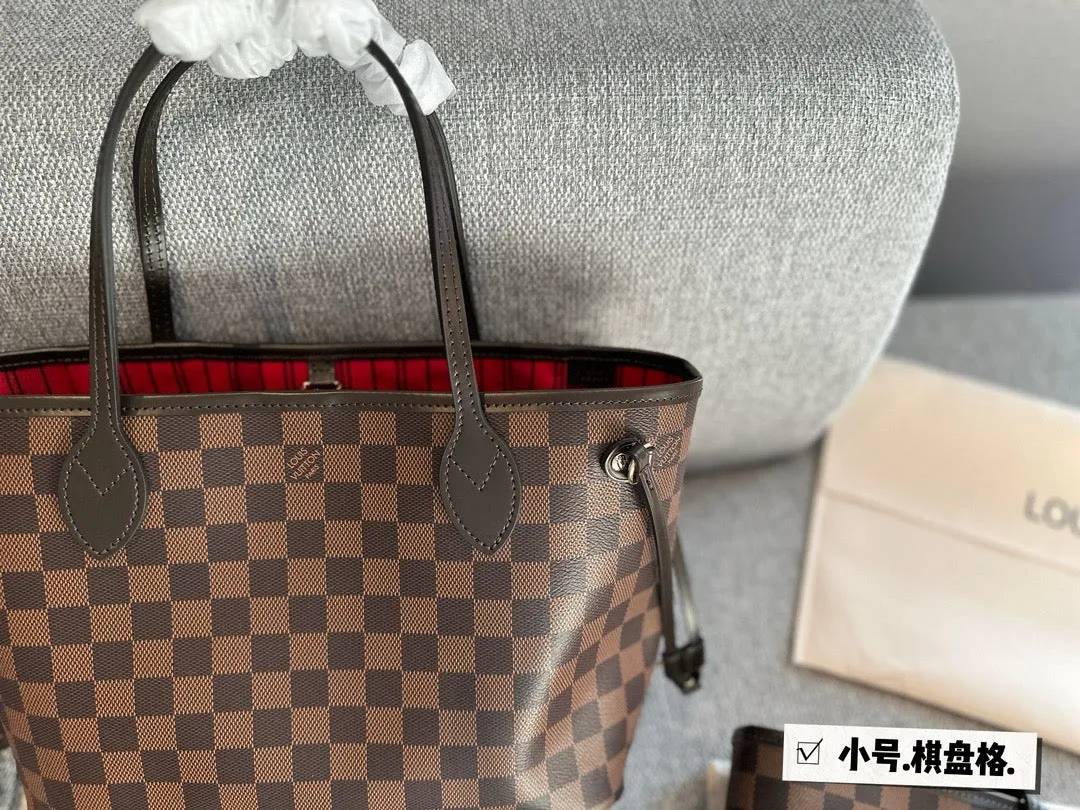 LB918 Neverfull PM / 11.4 x 8.7 x 5.1 inches