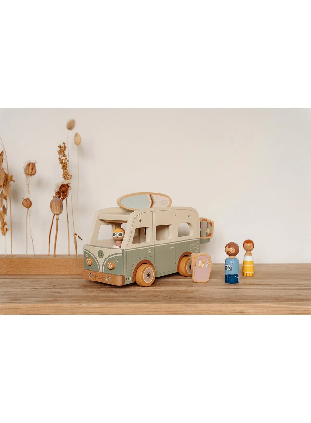 Little Dutch Vintage Vehicle with Peg Dolls