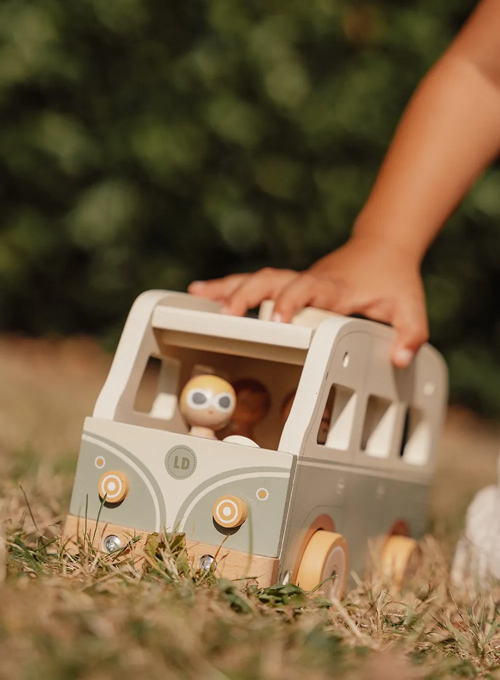 Little Dutch Vintage Vehicle with Peg Dolls