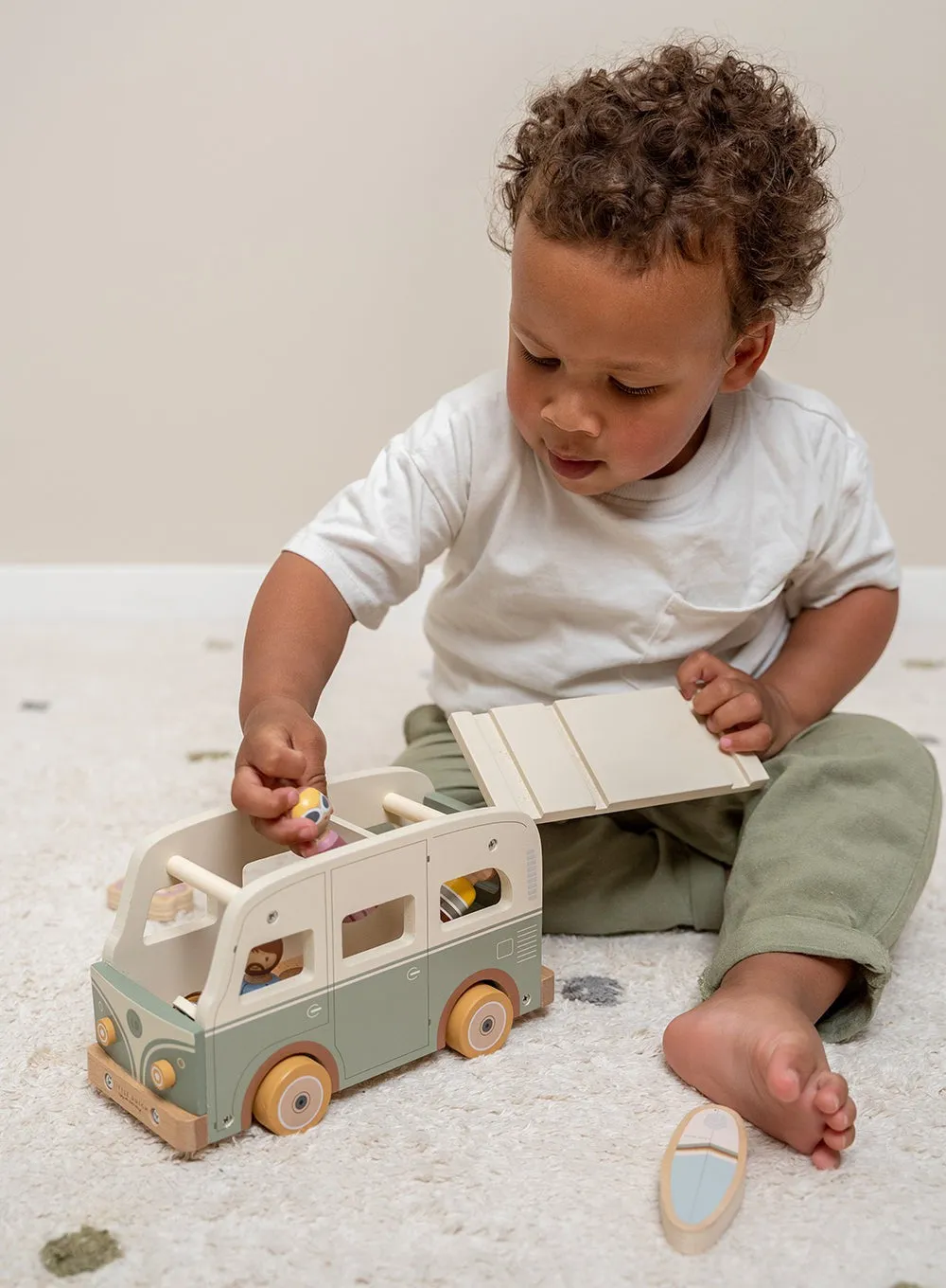 Little Dutch Vintage Vehicle with Peg Dolls