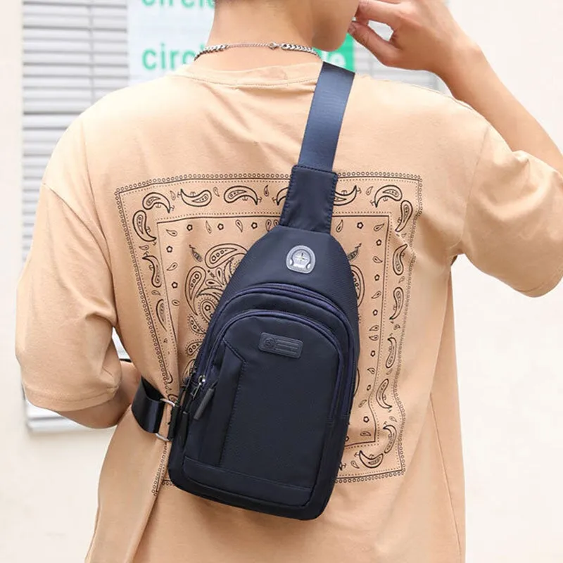 Men Casual Ligntweight Waterproof Wear-resistant Chest Bag Multi-pocket Headphone Hole Design Crossbody Shoulder